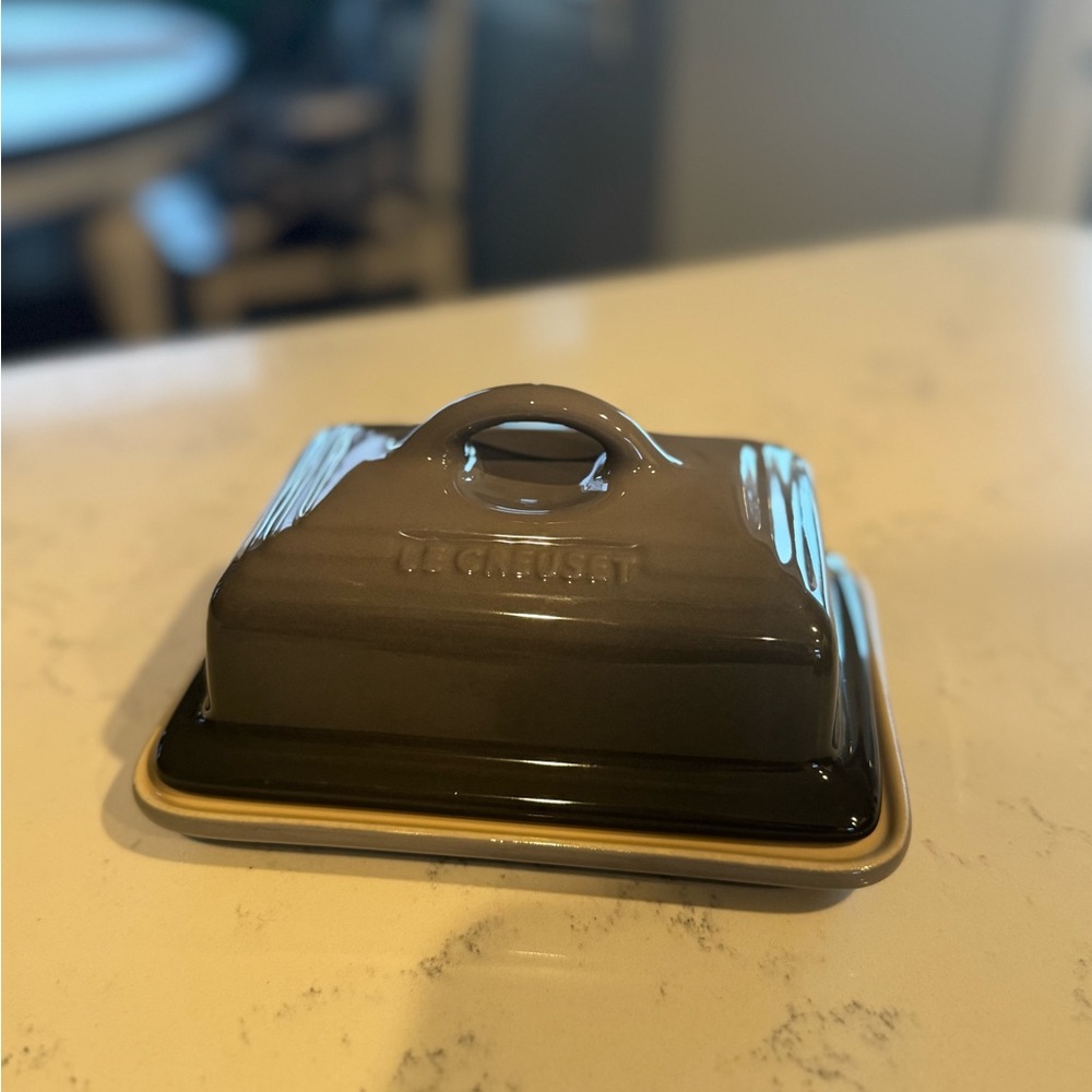 Le Creuset Gray Food Storage Dish Elegant Kitchen Essential